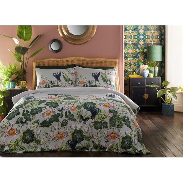 Wedgwood: Wedgwood Cushions