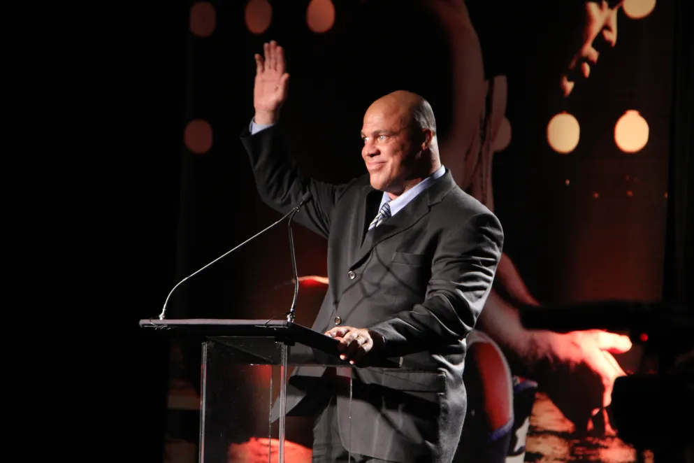 1450885757-kurt-angle-hof.jpg