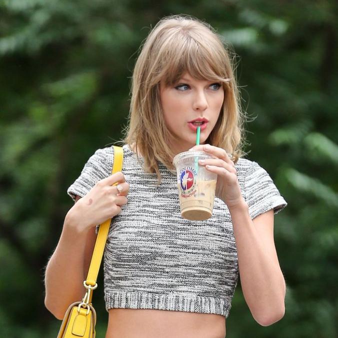 06-taylor-swift.w700.h700.jpg?width=676&