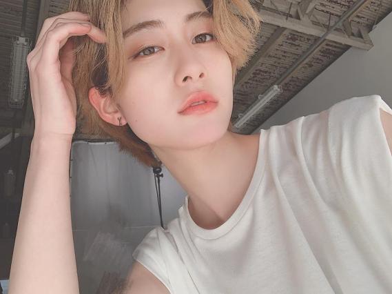 Eve5ucXUYAQC5A3.jpg%3Alarge?width=569&height=427