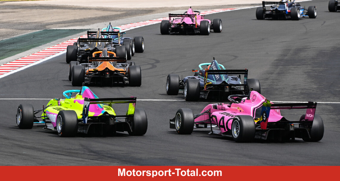 From Sophia Floersch (@SophiaFloersch)