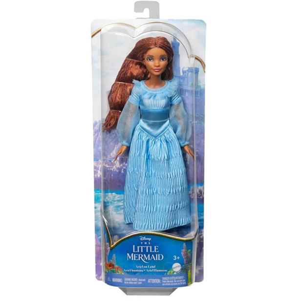 Disney: Disney The Little Mermaid Ariel on Land Fashion Doll