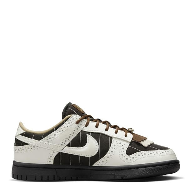 Nike: Nike Dunk Low LX Trainers